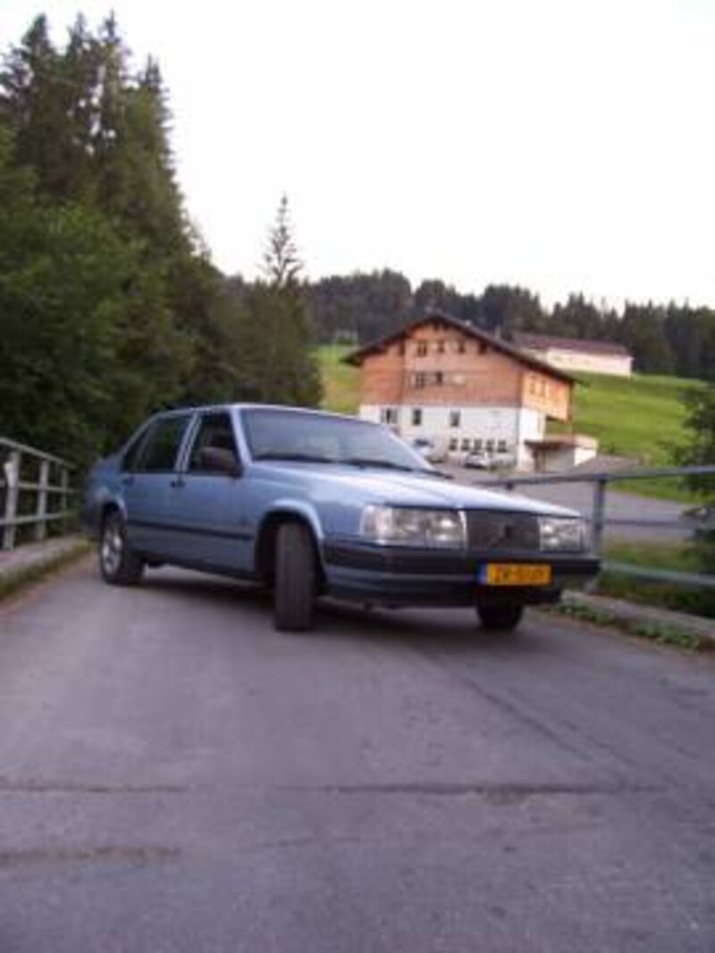 Volvo 940 GL 2.3i (1991)