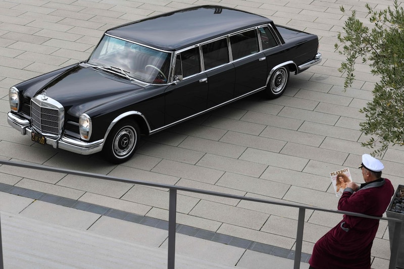 Kienle restaureert Mercedes 600 van Hugh Hefner