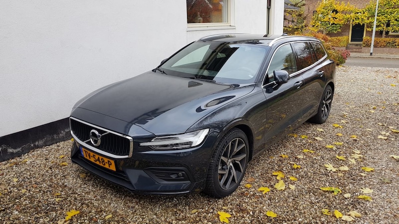 Volvo V60 T5 Momentum (2018)