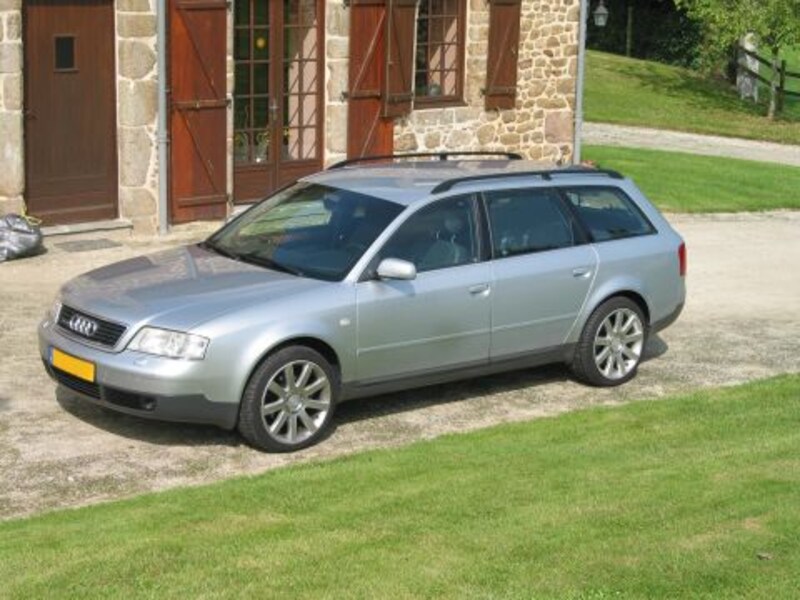 Audi A6 Avant 2.8 5V quattro (1998)