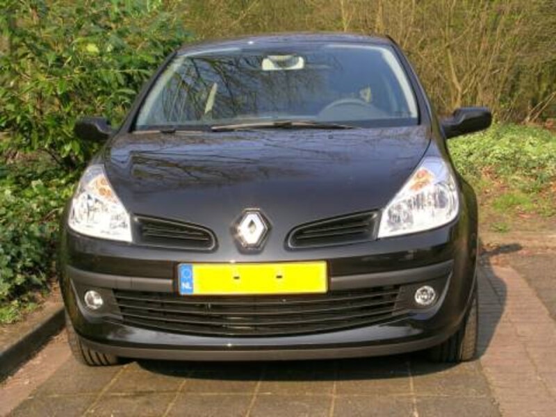 Renault Clio 2.0 16V Dynamique S (2007)